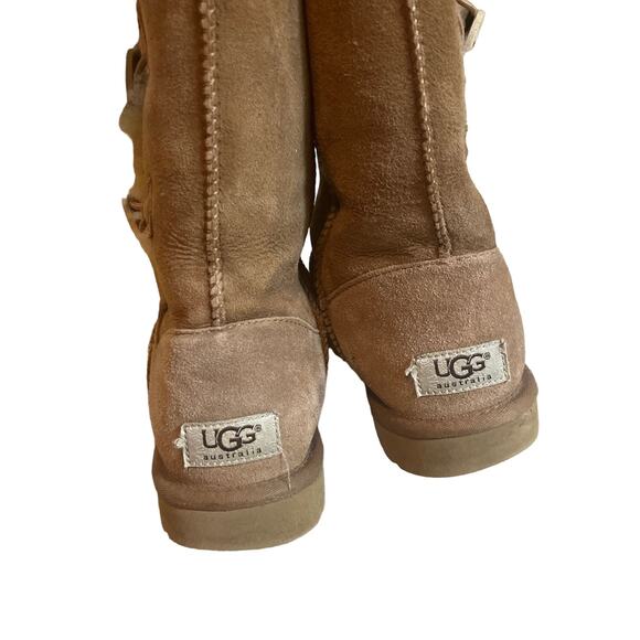UGG Bailey Triple Button Boot 7 - Picture 3 of 6